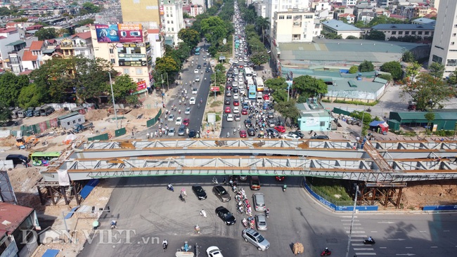 Toàn cảnh cầu vượt hơn 500 tỷ nối liền đoạn đường đi qua 3 quận Hà Nội  - Ảnh 14.