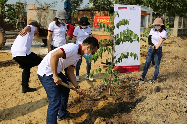 Agribank Đắk Lắk hiện thực hóa thông điệp &quot;Vì tương lai xanh&quot; - Ảnh 2.