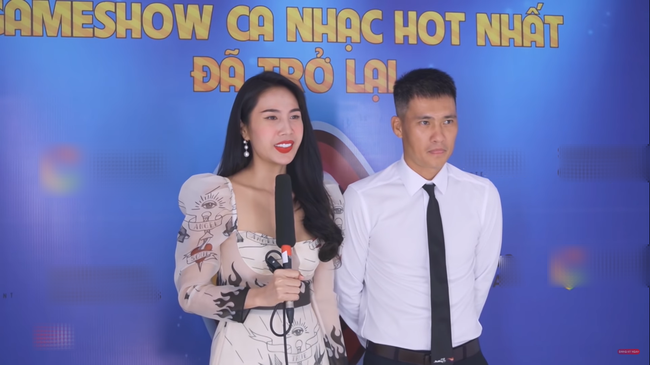 Công Vinh ngưỡng mộ Trấn Thành vì được bà xã cho 2 triệu đồng/ngày để tiêu - Ảnh 1.