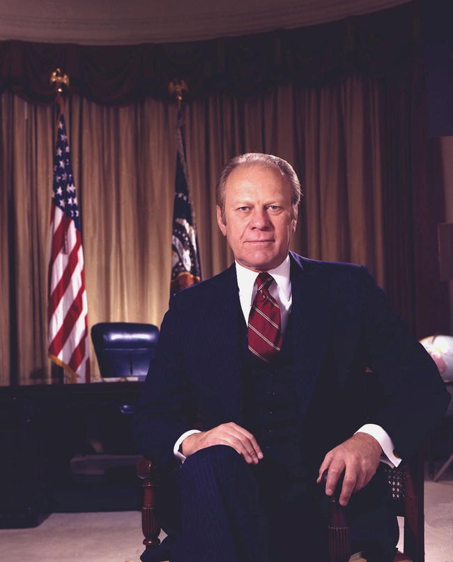Tiết lộ 2 vụ mưu sát nhằm vào Tổng thống Mỹ Gerald Ford - Ảnh 1.