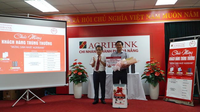 Agribank Chi nhánh Đà Nẵng: Trao thưởng chương trình khuyến mại “mừng sinh nhật Agribank” - Ảnh 1.