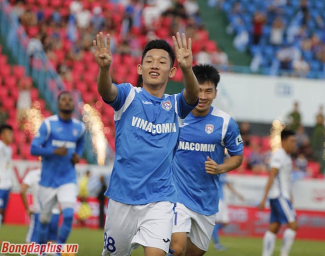 Nguyễn Hai Long: &quot;Wonderkid&quot; lọt vào mắt xanh thầy Park - Ảnh 2.