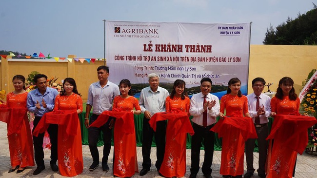 Quảng Ngãi: Agribank Lý Sơn đẩy mạnh phát triển kinh doanh, gắn trách nhiệm với cộng đồng - Ảnh 3.