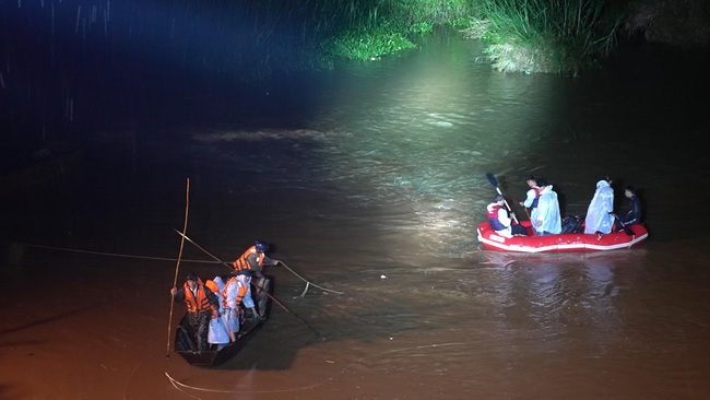 Tìm thấy nạn nhân cuối cùng trong vụ đuối nước thương tâm khiến 3 học sinh tử vong - Ảnh 1.