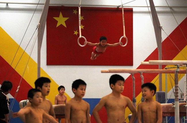 Bí quyết Trung Quốc áp đảo Olympic: Cưỡng chế tập khi trẻ mới lên 3 - Ảnh 1.