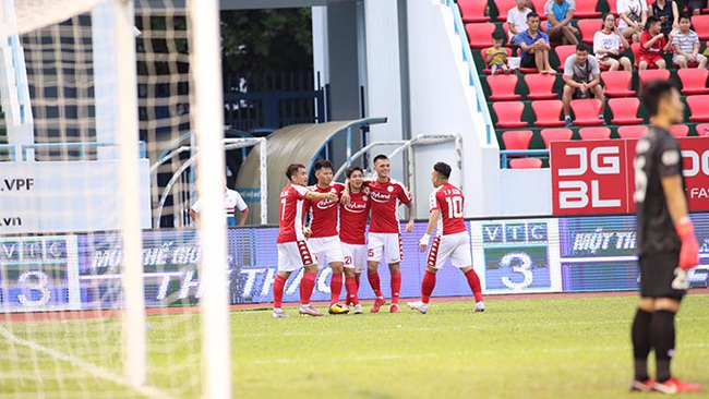 Công Phượng và Bùi Tiến Dũng tỏa sáng, TP.HCM tạm dẫn đầu V.League - Ảnh 1.