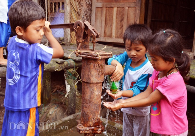 Cà Mau: Nhiều hộ thiếu nước sinh hoạt, nhưng hàng loạt công trình cấp nước không hiệu quả - Ảnh 1.