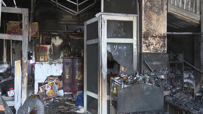 Phóng hỏa đốt nhà, bà và 2 mẹ con bị bỏng nặng - Ảnh 2.