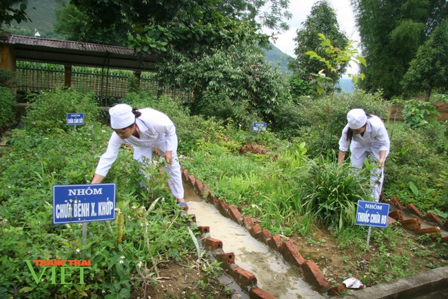 TTYT Than Uyên: Nhiều giải pháp nâng cao chất lượng khám chữa bệnh - Ảnh 2.