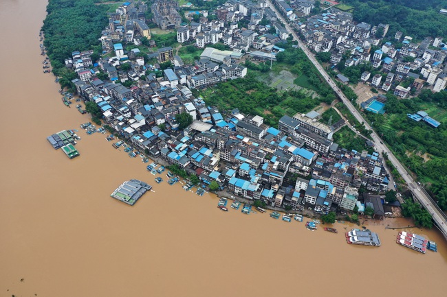 Việt Nam đề xuất các ngoại trưởng ASEAN ra Tuyên bố về lũ lụt tại Trung Quốc - Ảnh 1.