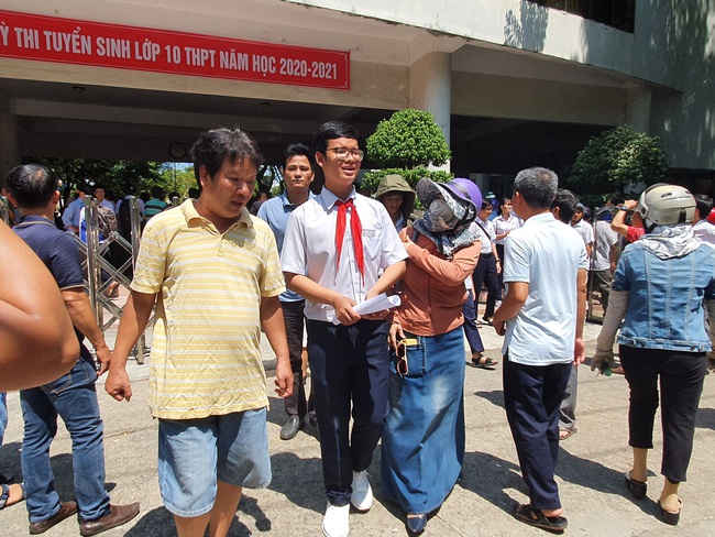 Thi lớp 10 tại Đà Nẵng: Thí sinh lo &quot;đề dễ nhiều bạn sẽ được điểm cao&quot; - Ảnh 2.