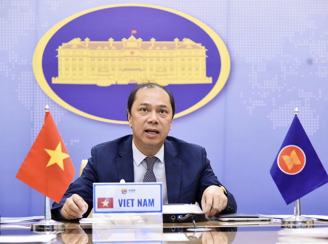 ASEAN – Trung Quốc khẳng định thúc đẩy hợp tác đảm bảo hòa bình, an ninh Biển Đông - Ảnh 1.