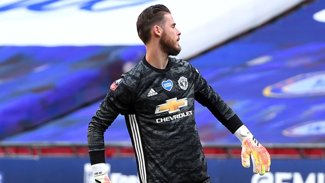 Bắt bóng kiểu &quot;kính biếu&quot;, De Gea nhận &quot;bão chỉ trích&quot; - Ảnh 1.