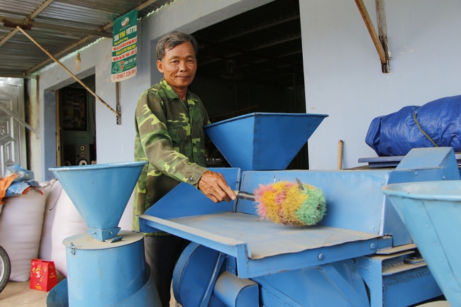 Sáng chế máy “làm biếng” giúp nông dân bớt vất vả - Ảnh 1.