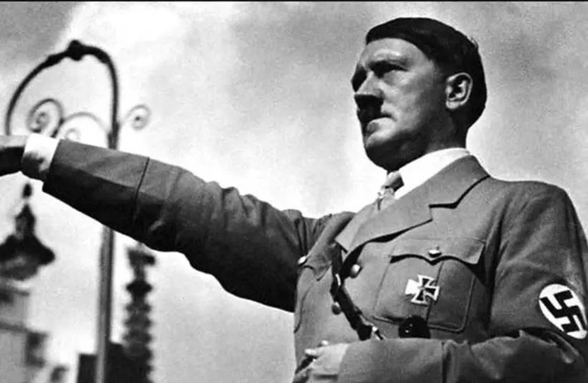 Vì sao điệp viên Andy Chapman không ám sát Adolf Hitler? - Ảnh 1.