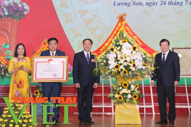 Hoà Bình: Công bố huyện Lương Sơn đạt chuẩn nông thôn mới - Ảnh 1.