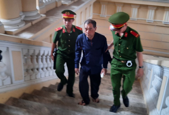 “Siêu lừa” Dương Thanh Cường nhận án tù chung thân, Trầm Bê thêm 3 năm tù - Ảnh 1.