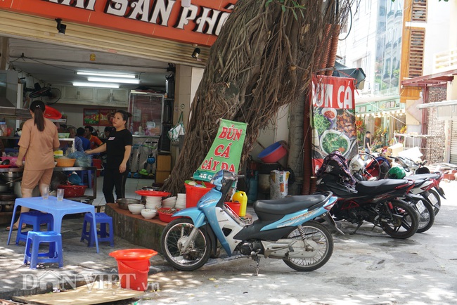 Theo bà Hoà, vỉa hè là nơi mưu sinh cho rất nhiều gia đình, việc đề ra biện pháp quản lý là cần thiết nhưng vừa phải phát huy tác dụng vừa phải hài hòa lợi ích của người dân.