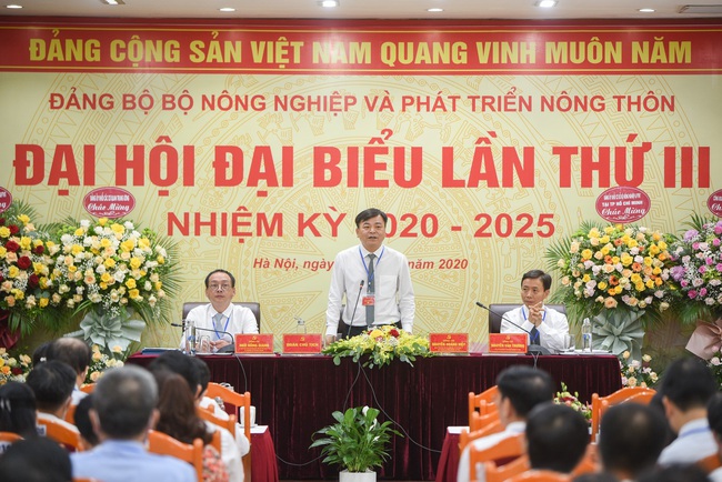 Ông Nguyễn Hoàng Hiệp tái cử chức Bí thư Đảng ủy Bộ NNPTNT - Ảnh 1.