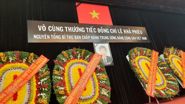 TP.HCM tổ chức lễ viếng nguyên Tổng Bí thư Lê Khả Phiêu  - Ảnh 1.