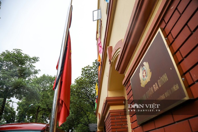 Lăng Bác và nhiều công sở treo cờ rủ Quốc tang nguyên Tổng Bí thư Lê Khả Phiêu - Ảnh 10.