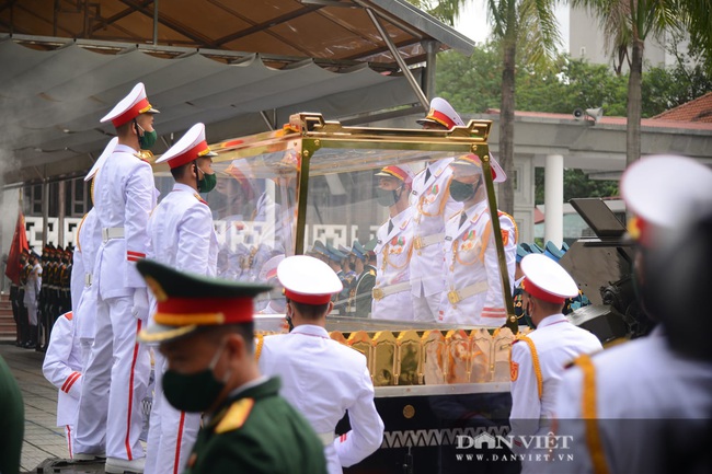 TRỰC TIẾP: Lễ truy điệu và an táng nguyên Tổng Bí thư Lê Khả Phiêu - Ảnh 2.