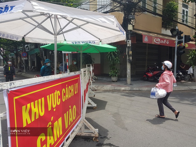 Đà Nẵng hỗ trợ gạo, thực phẩm, nhu yếu phẩm cho người dân gặp khó khăn vì Covid-19 - Ảnh 1.