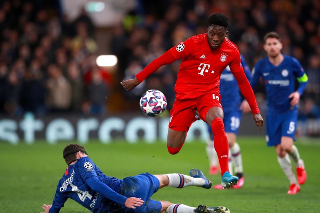 Alphonso Davies: Kẻ khiến Barcelona hoảng loạn và mối tình hiếm có làng túc cầu - Ảnh 3.