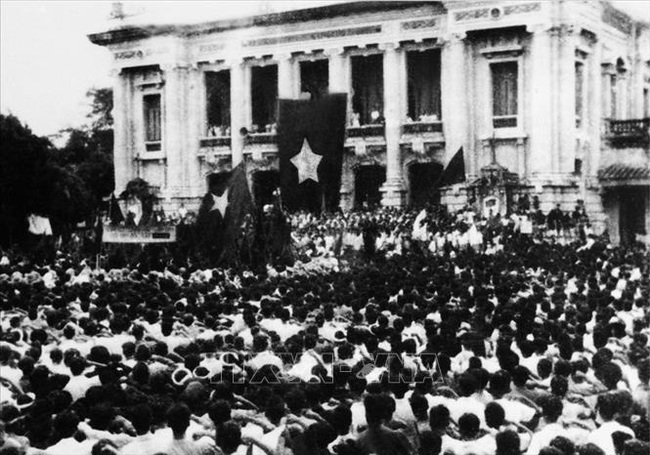 Chỉ đạo chiến lược của Đảng trong cuộc Cách mạng tháng Tám 1945 - Ảnh 1.