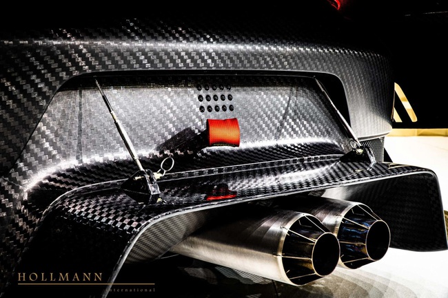 Chiêm ngưỡng chiếc Porsche làm từ sợi carbon giá gần 40 tỷ vinh danh một huyền hoại - Ảnh 6.