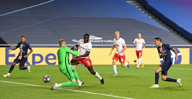 Leipzig &quot;lấm lưng, trắng bụng&quot; trước PSG, HLV Nagelsmann thừa nhận điều cay đắng - Ảnh 1.