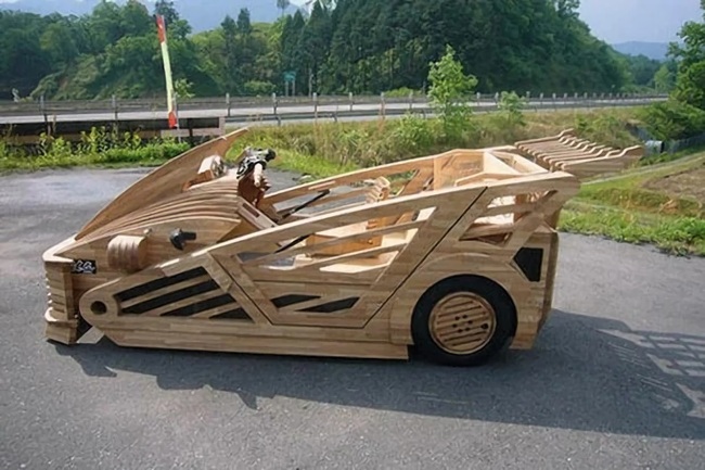 Chiếc xe hơi 3 bánh bằng gỗ chạy vù vù tại Nhật giá bất ngờ - Ảnh 2.