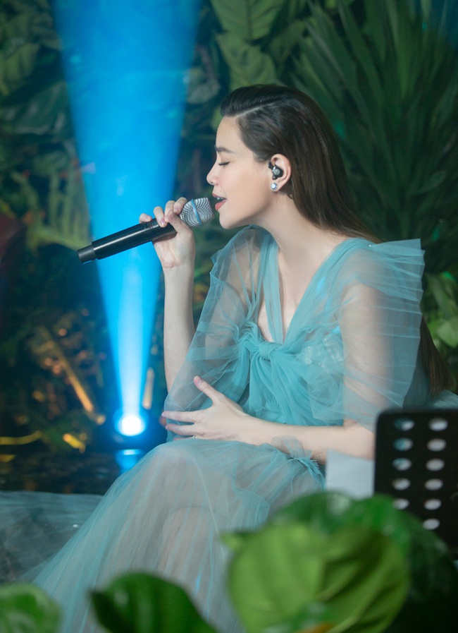 Private show 1: Hồ Ngọc Hà chỉ ra điểm yếu của đàn ông, Noo Phước Thịnh thừa nhận khó quên người cũ - Ảnh 1.