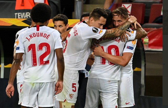 CHÙM ẢNH: Lukaku đốt lưới nhà, Inter cay đắng nhìn Sevilla đăng quang Europa League - Ảnh 3.