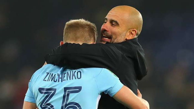 Hậu vệ Man City gặp họa vì vợ mắng... Guardiola sai lầm chiến thuật - Ảnh 1.