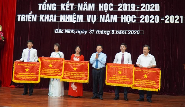 Mỗi năm tăng 12-15 nghìn học sinh, Bắc Ninh ưu tiên mời gọi các tổ chức, cá nhân xây dựng nhiều trường lớp - Ảnh 1.