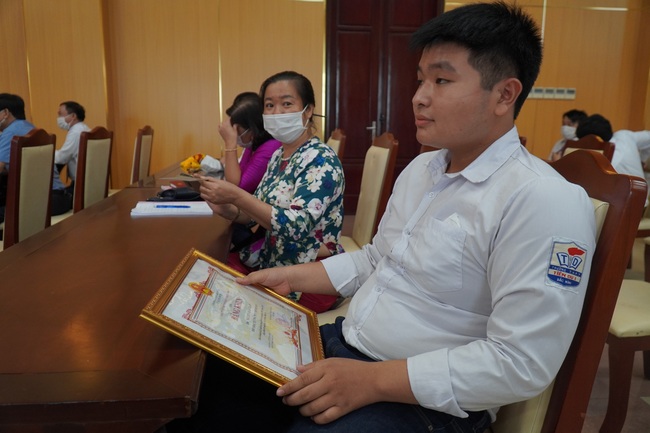 Mỗi năm tăng 12-15 nghìn học sinh, Bắc Ninh ưu tiên mời gọi các tổ chức, cá nhân xây dựng nhiều trường lớp - Ảnh 2.