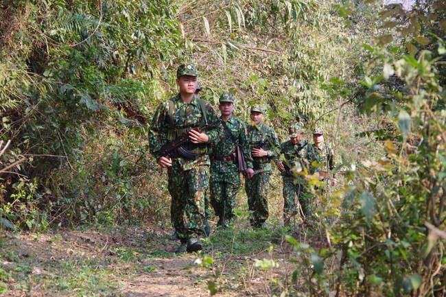 Lực lượng biên phòng tuần tra, &quot;dựng bức tường lửa&quot; ngăn chặn đại dịch vào nội địa.