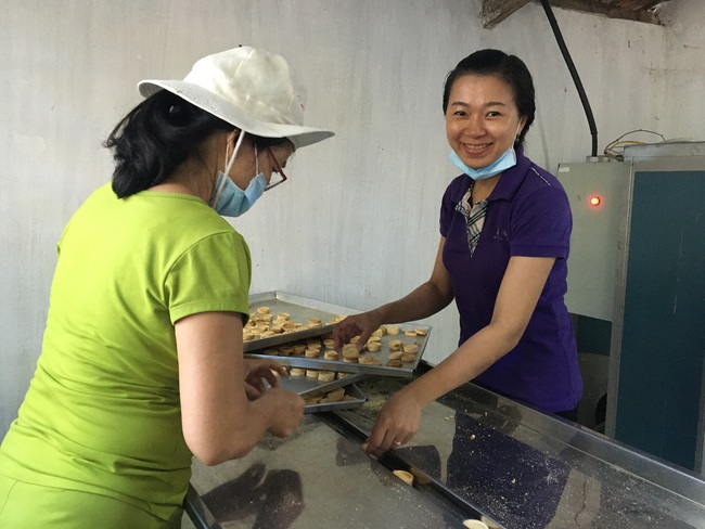 Cô gái xứ Quảng thành công bất ngờ với “bí quyết” làm bánh đậu xanh ngon - Ảnh 3.