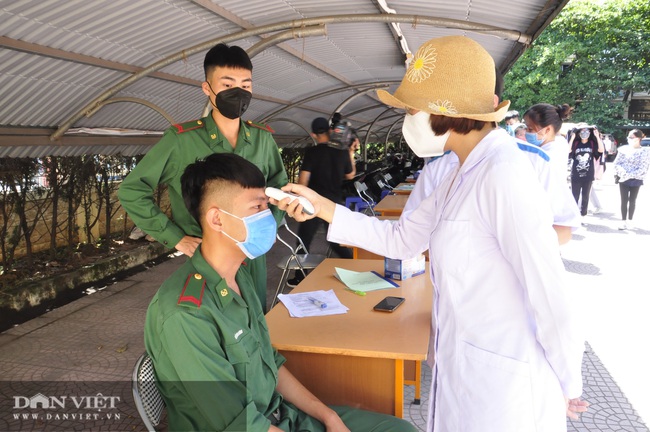 Hơn 14.600 sĩ tử Quảng Ninh bước vào kỳ thi THPT Quốc gia giữa dịch Covid-19 - Ảnh 2.