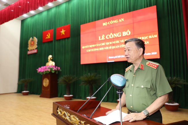 Đại tá Cao Đăng Hưng Phó Giám đốc Công an TPHCM được phong hàm thiếu tướng - Ảnh 2.