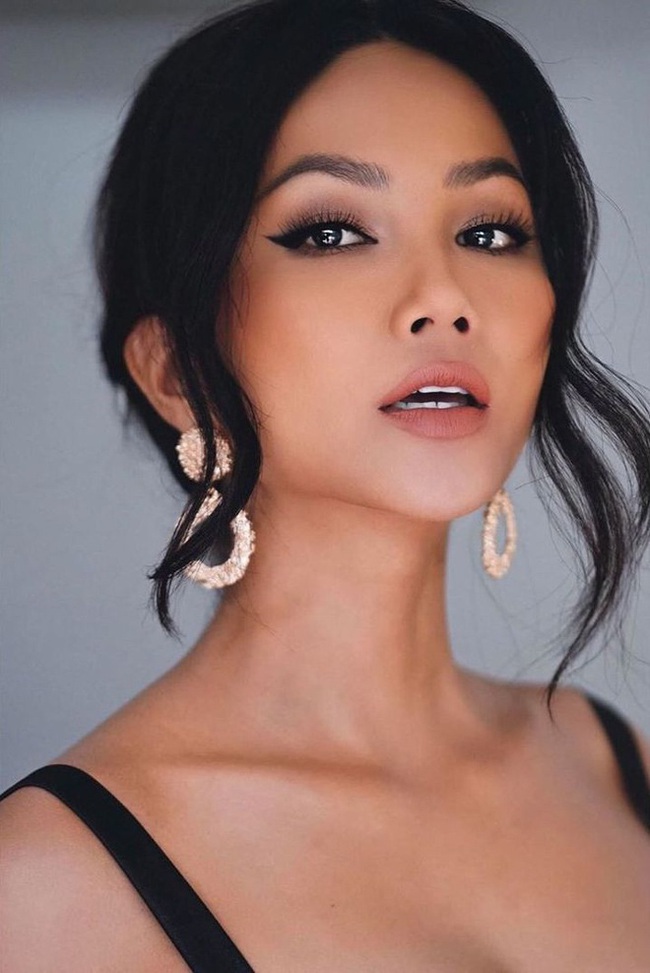 Lý do gì khiến H’Hen Niê không dám dạy Khánh Vân dù lọt top 5 Miss Universe 2018? - Ảnh 1.