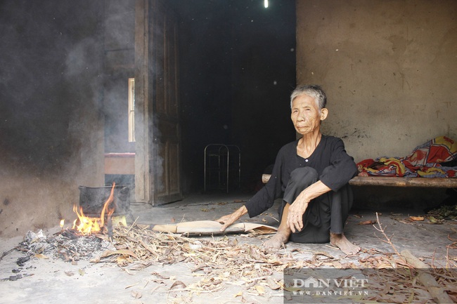 Hà Tĩnh: Nỗi đau xé lòng người cha 82 tuổi xích con tâm thần và nuôi vợ bệnh tật - Ảnh 5.