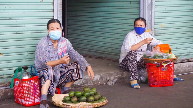 Tiểu thương Đà Nẵng &quot;mếu mặt&quot; sau dịch Covid-19 - Ảnh 3.