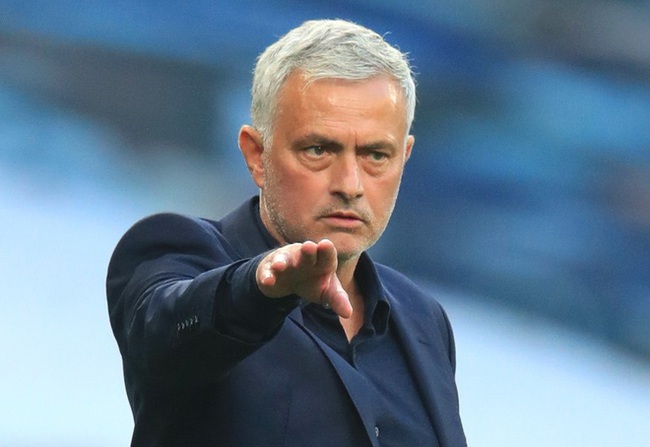 Mourinho lọt top 4 HLV có nguy cơ bị sa thải cao nhất Premier League - Ảnh 1.