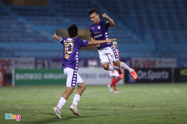 Clip: Quang Hải kiến tạo, Thành Chung ghi 5 bàn/4 trận - Ảnh 1.