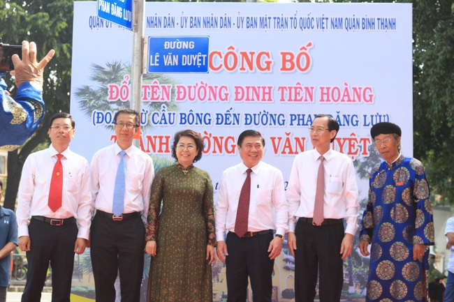 Ngắm đường Lê Văn Duyệt ở TP.HCM sau khi trở về tên cũ - Ảnh 1.