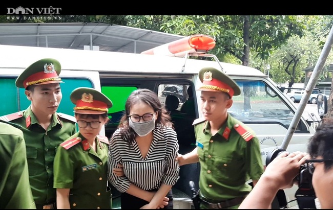Chùm ảnh các bị cáo trong vụ xét xử nguyên Phó chủ tịch UBND TP.HCM Nguyễn Thành Tài đến tòa sáng 19/9 - Ảnh 3.