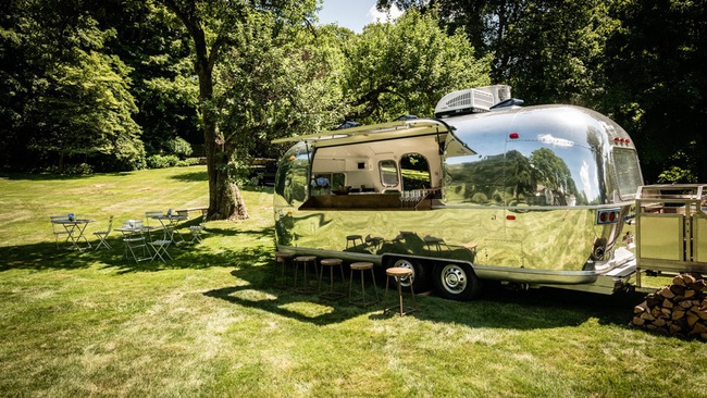 Chiếc Airstream Safari 1971 bất ngờ được biến hóa thành nhà bếp cao cấp - Ảnh 4.