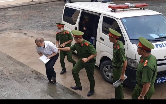 Xét xử nguyên Phó chủ tịch UBND TP.HCM Nguyễn Thành Tài: Các bị cáo nhận tổng cộng 25 năm tù - Ảnh 1.